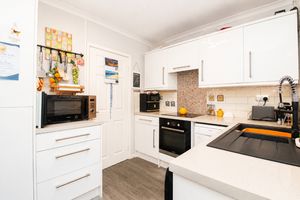 Kitchen- click for photo gallery